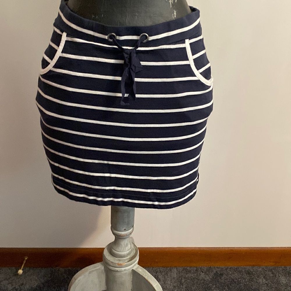 Nautica Blue, White drawstring skirt, size Medium